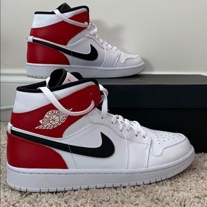 Air Jordan 1 Mid “White Chicago”